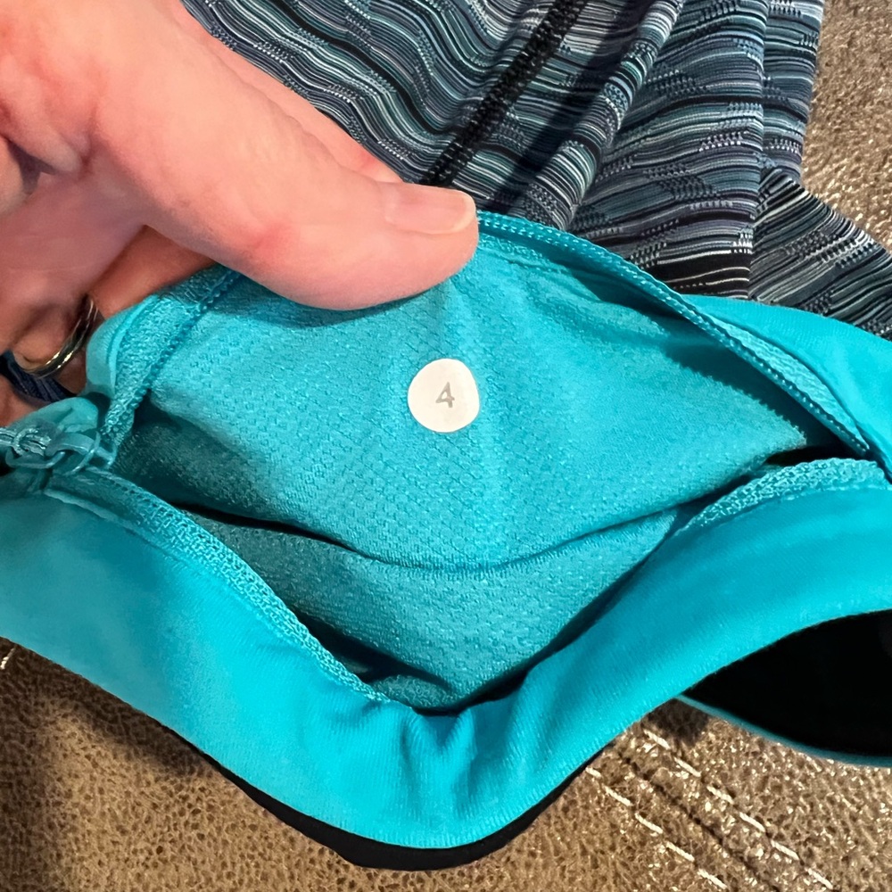 Lululemon Athletica Blue and Black Full-Length Leggings - Picture 5 of 7